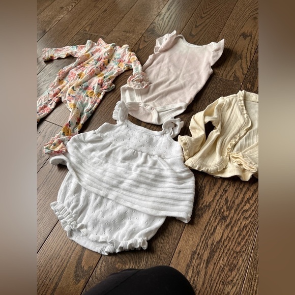 6-9 month baby bundle pjs sweater body little me joie GUC 4 pieces - Picture 5 of 6